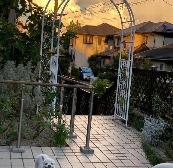 호스텔 Idea House 京都と大阪にアクセス良し 男女共用シェアルーム6人部屋個人ロッカーあり駐車場なし