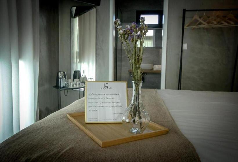 مبيت وإفطار L école Ecoresort