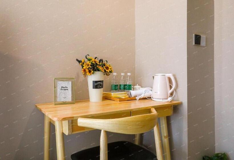 Colour Hotel   Nanchang West Railway Station