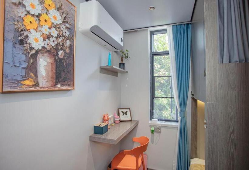 Dali Nurishop Hostel