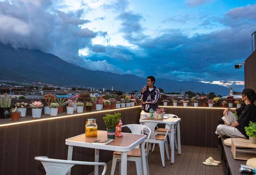 Dali Nurishop Hostel