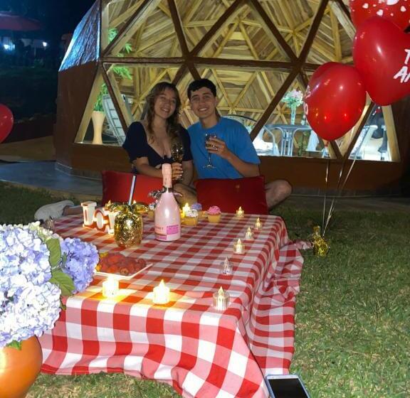 هتل کپسول Greenlandomesa Cuarzo