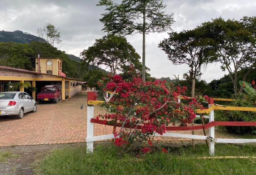 هتل Dinoagro Potrero Grande