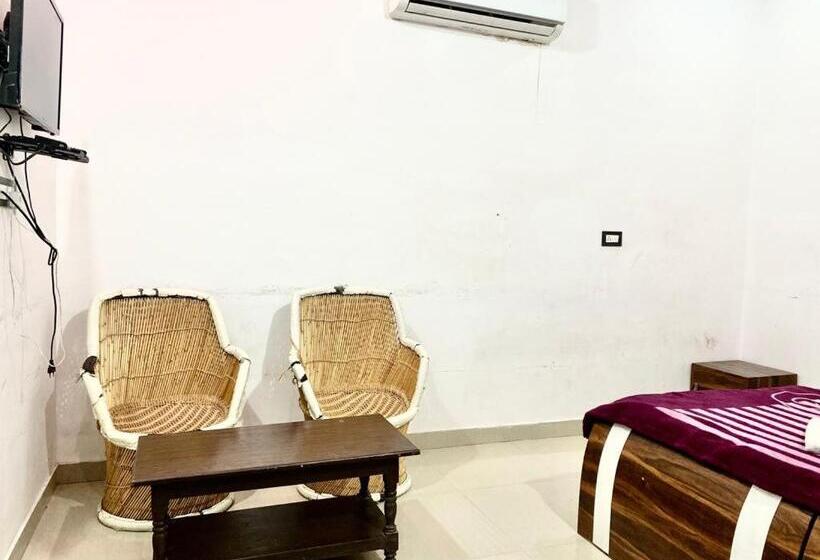 Отель Natures Nest