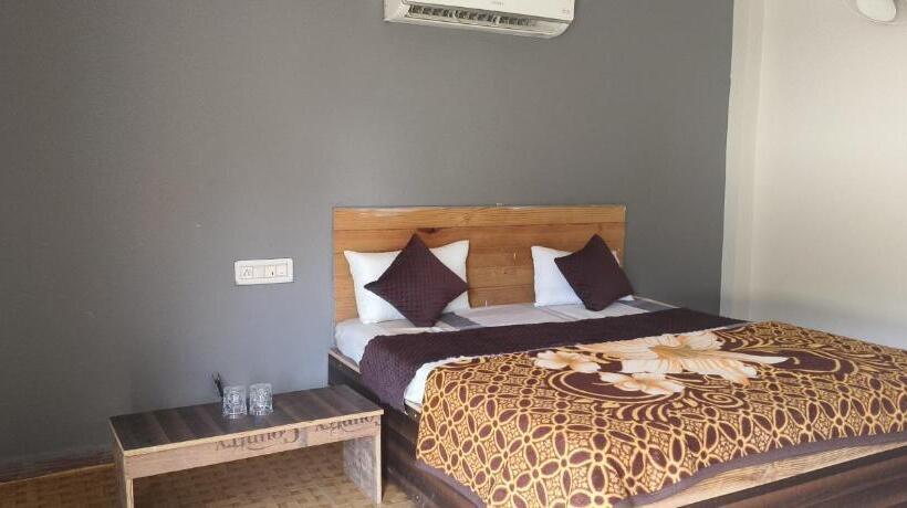 فندق Natures Nest