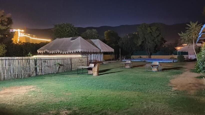 فندق Natures Nest