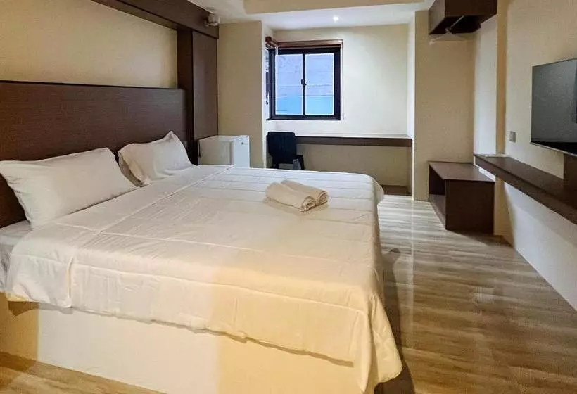 ホテル Reddoorz @ Washington Guest House Olongapo