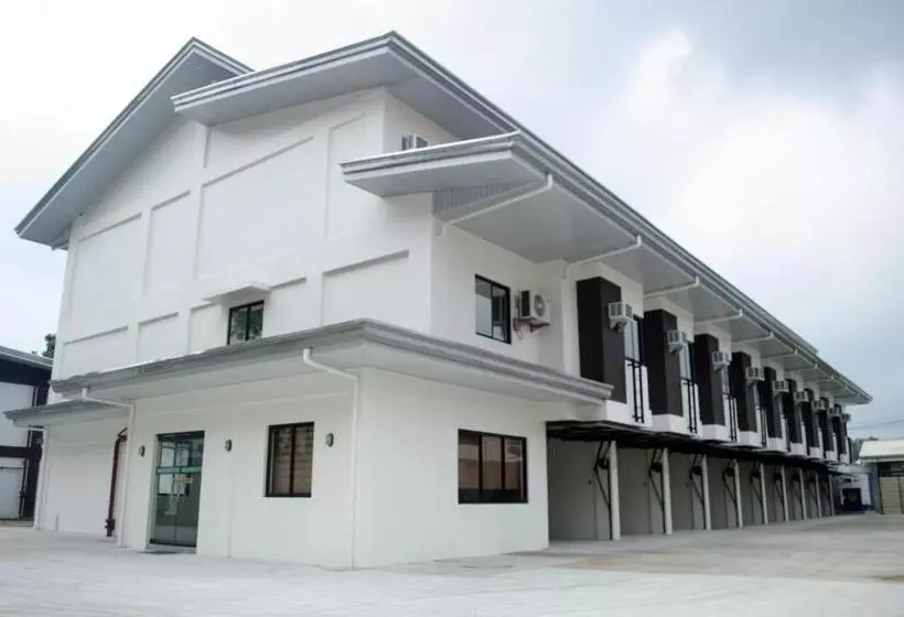 ホテル Reddoorz @ Washington Guest House Olongapo