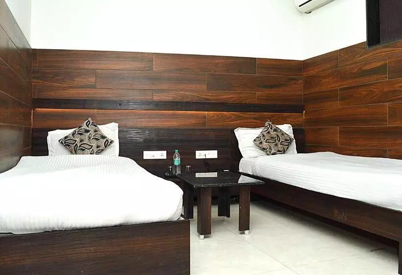 هتل Sunil Inn