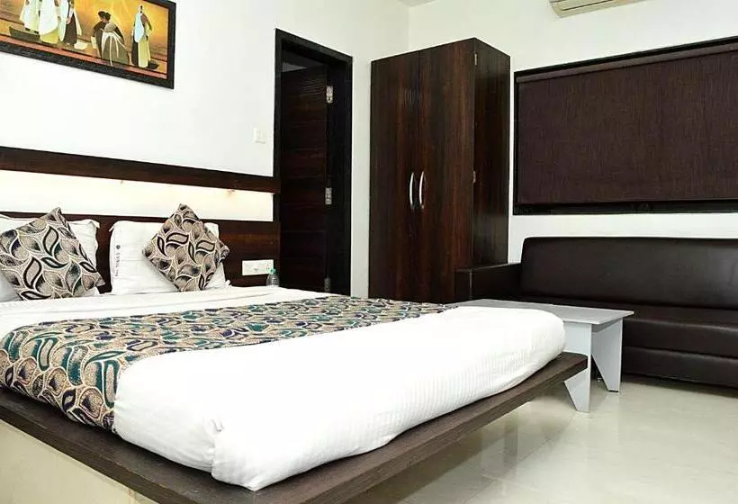هتل Sunil Inn