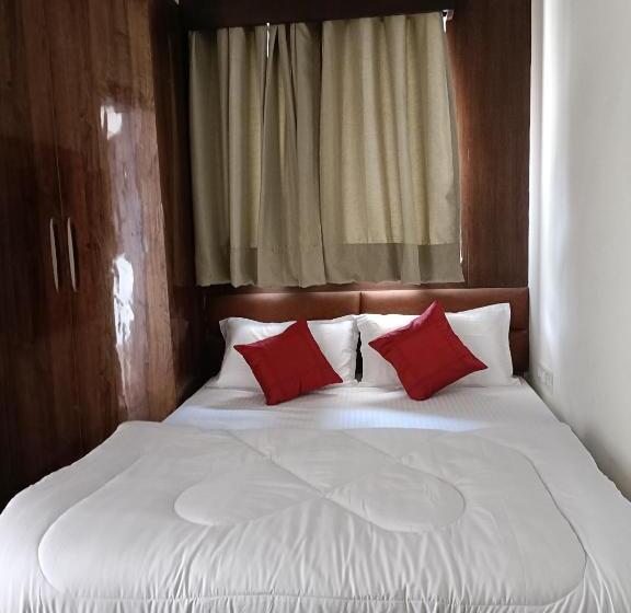 Hotel Super Collection O Mall Road Nainital