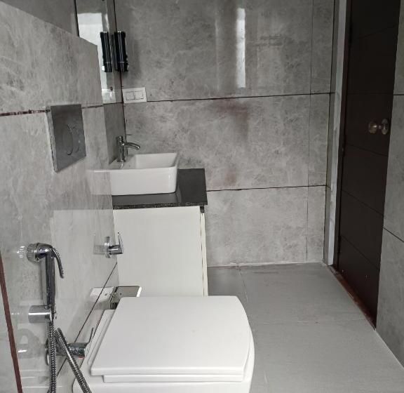 Hotel Super Collection O Mall Road Nainital