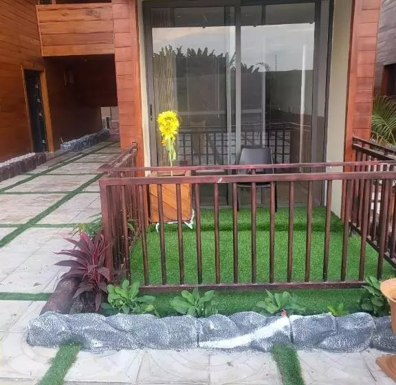 ホテル Wisdom Villa