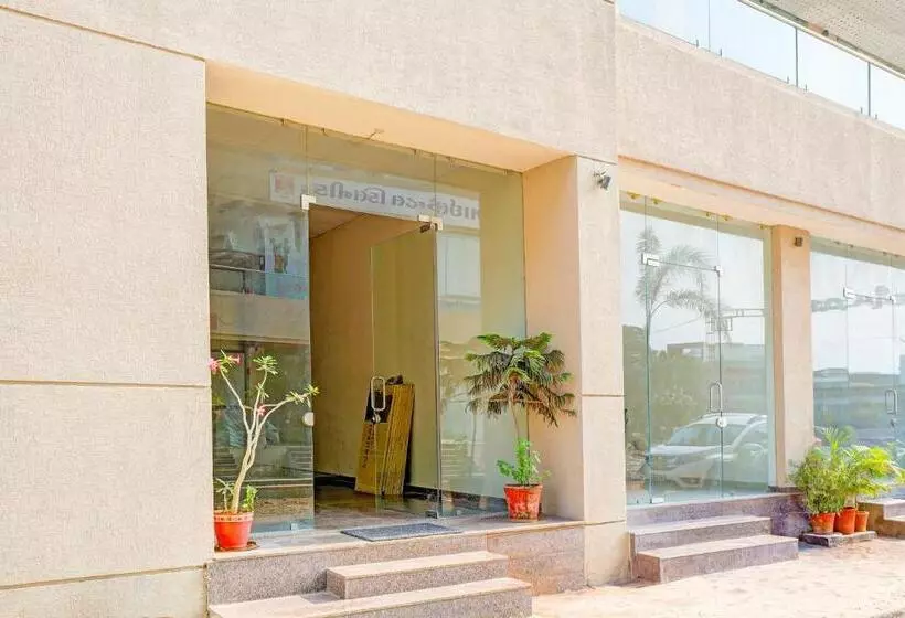 Oyo Hotel H K Villa