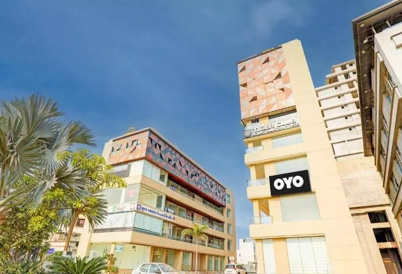 Oyo Hotel H K Villa