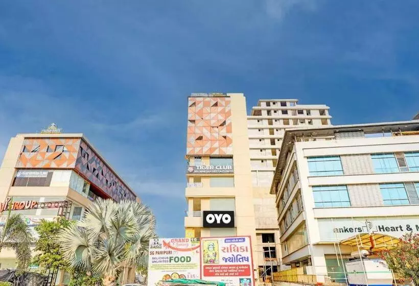 Oyo Hotel H K Villa