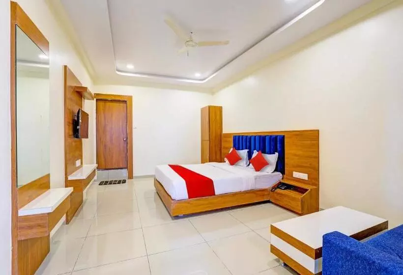 Oyo Hotel H K Villa