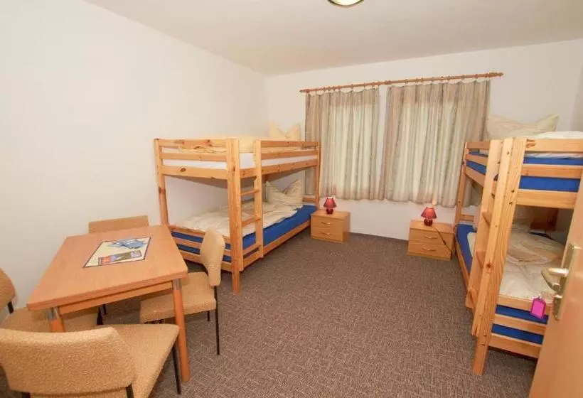 ペンション Familienzimmer Mit Gemeinschaftsbad Fuer 4 Personen Auf Ruegen H5zi2