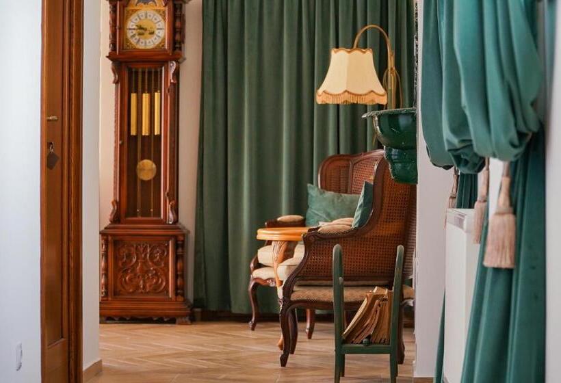 بنسيون Paleus Resort