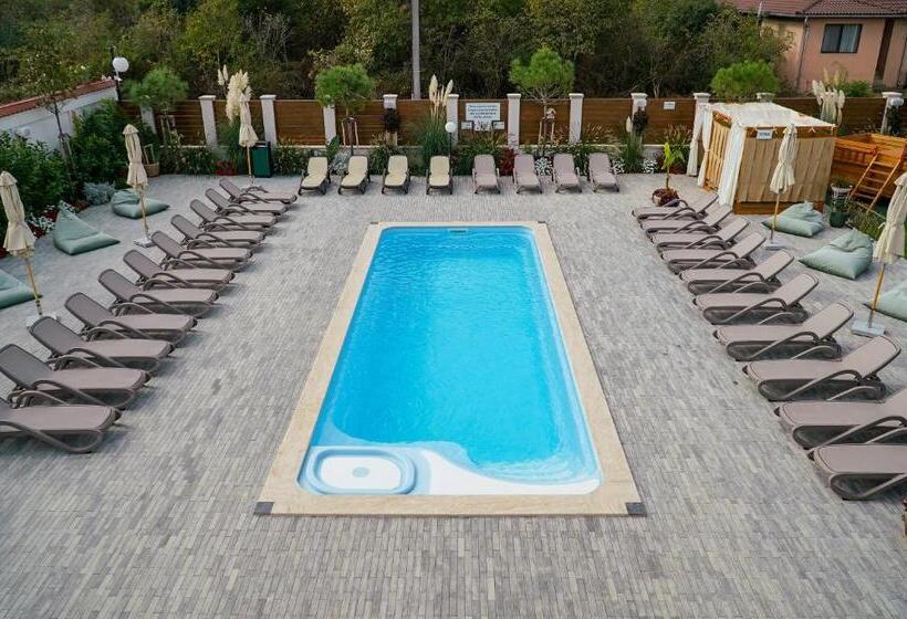 بنسيون Paleus Resort