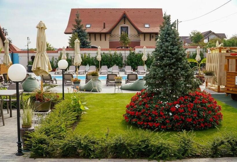 بنسيون Paleus Resort