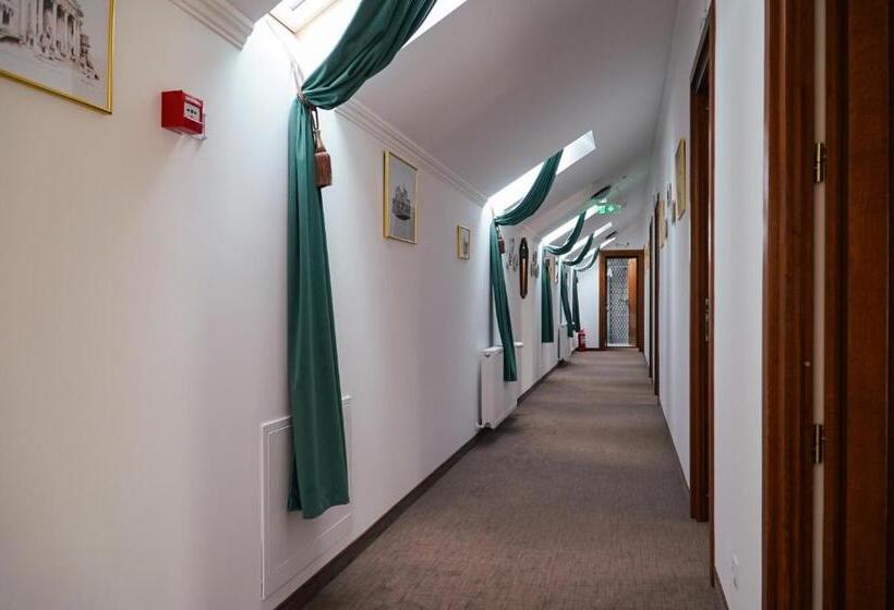 بنسيون Paleus Resort