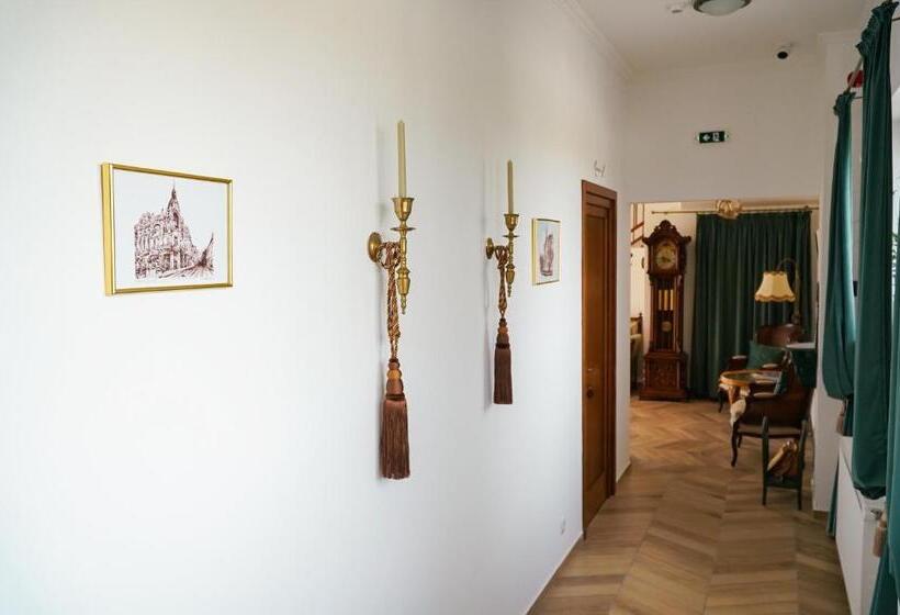 بنسيون Paleus Resort