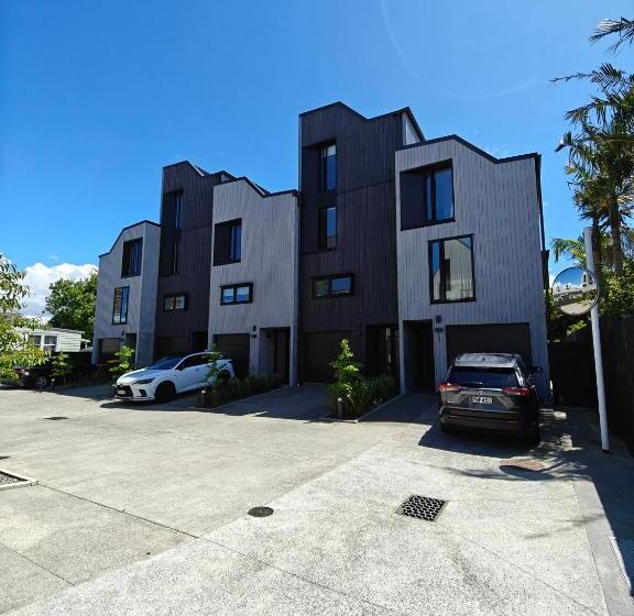 膳宿费 Private Room With Ensuite & Garden Epsom