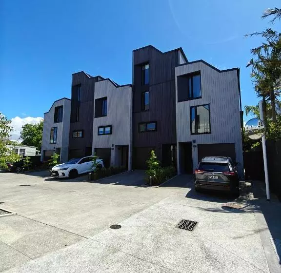 ペンション Private Room With Ensuite & Garden Epsom