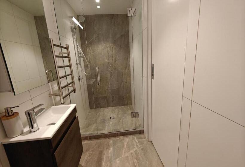 膳宿费 Private Room With Ensuite & Garden Epsom