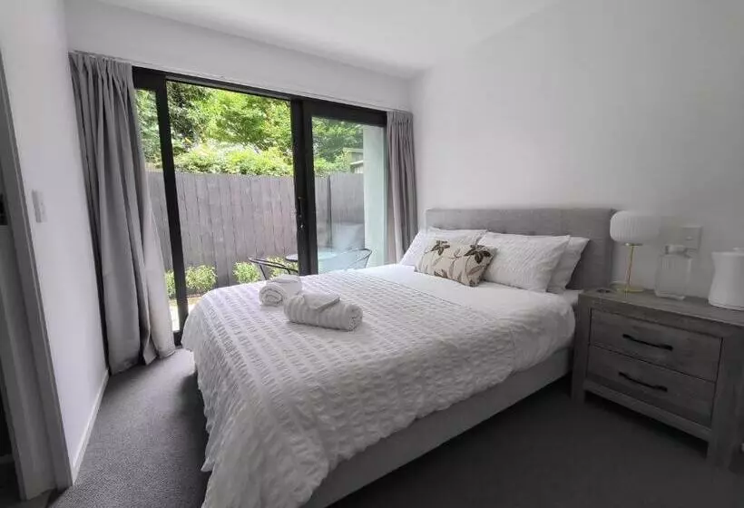 ペンション Private Room With Ensuite & Garden Epsom
