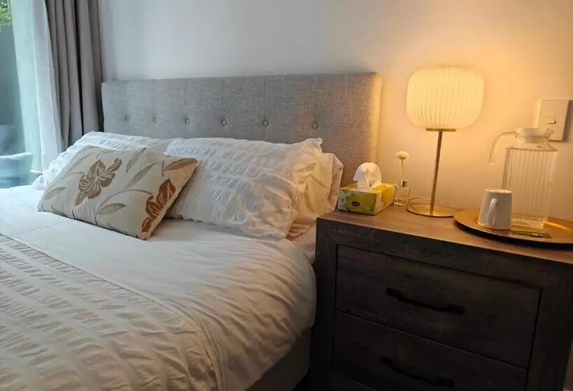 ペンション Private Room With Ensuite & Garden Epsom