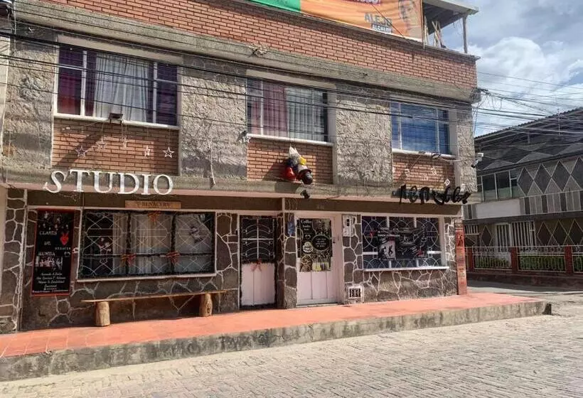 ペンション Renacer Casa Studio