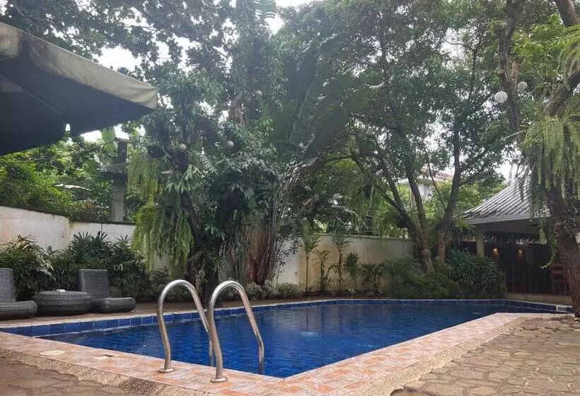 استراحتگاه Standard Room With Swimming Pool Access