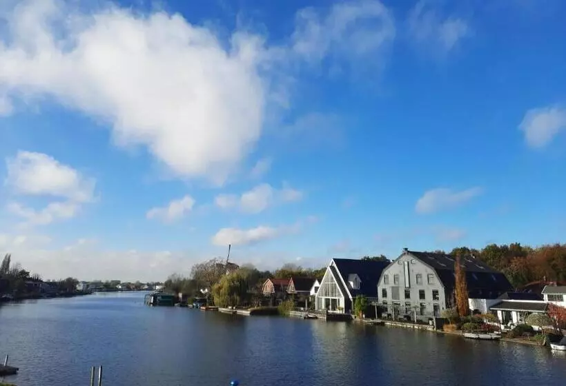 ベッドアンドブレックファースト Blrk 285