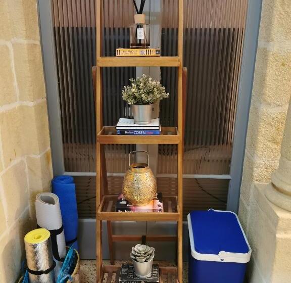 2 Large Ensuite Bedrooms In Boutique Style Farmhouse B&b With Pool