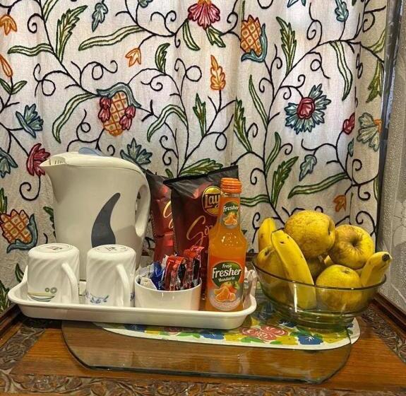 Hotel Floating Luxury Group Of Houseboats