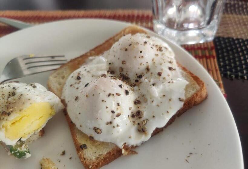 Hotel Girisadan Organic Farm Retreat & Botanical Forest