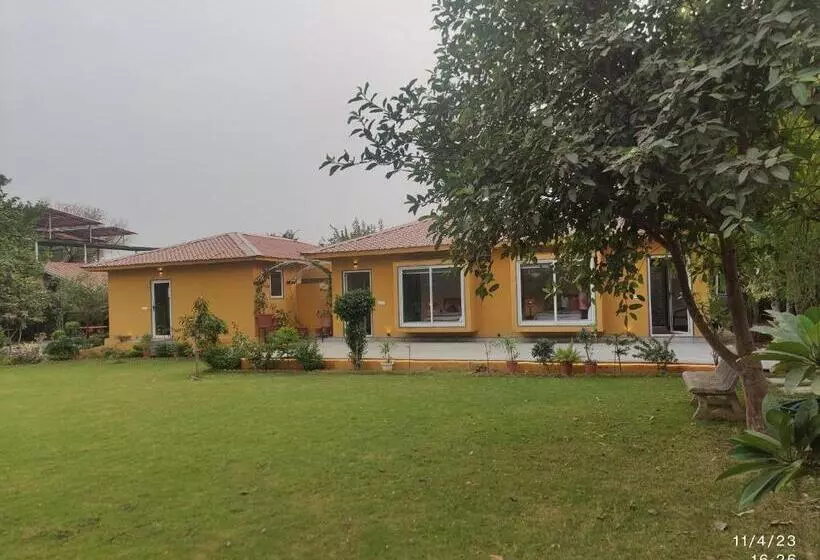 هتل Girisadan Organic Farm Retreat & Botanical Forest