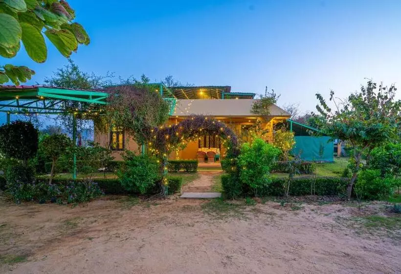 هتل Girisadan Organic Farm Retreat & Botanical Forest