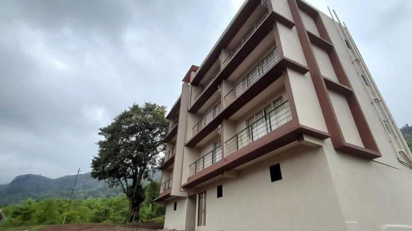 Hotel Jambrung Studio Apartments With Common Pool