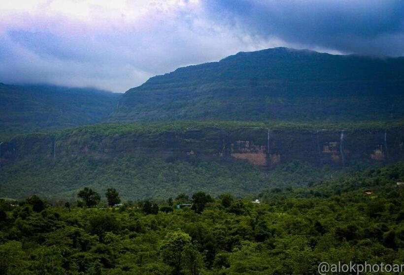 Hotel Jambrung Studio Apartments With Common Pool