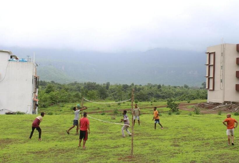 Hotel Jambrung Studio Apartments With Common Pool