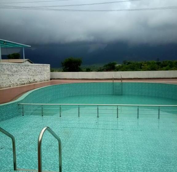 Hotel Jambrung Studio Apartments With Common Pool