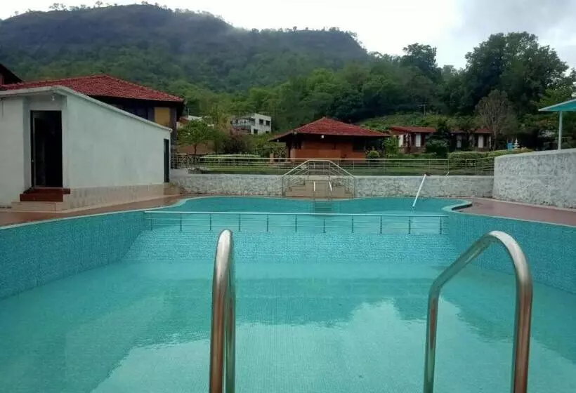 ホテル Jambrung Studio Apartments With Common Pool