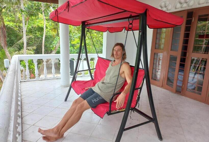 ホテル Shanon Lake Villa Surf Lodge