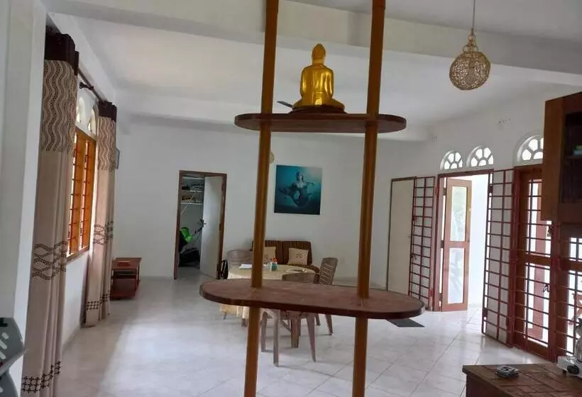 Hotelli Shanon Lake Villa Surf Lodge