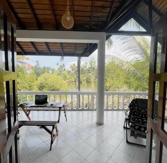 ホテル Shanon Lake Villa Surf Lodge