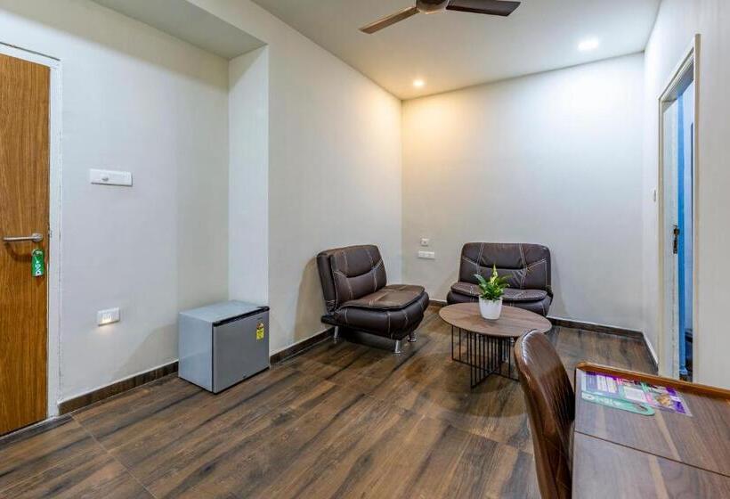 Fabhotel Vega Business