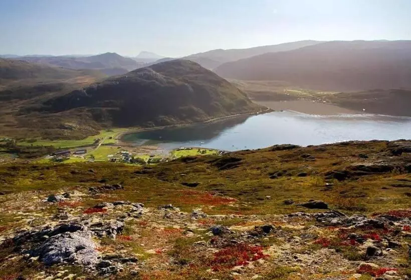 هتل Storjord Farmstay Ranchhouse